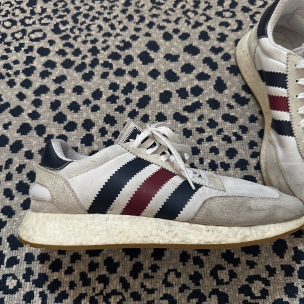 LIMITED EDITION: Adidas Men's Run 72 Sneakers - Size 10